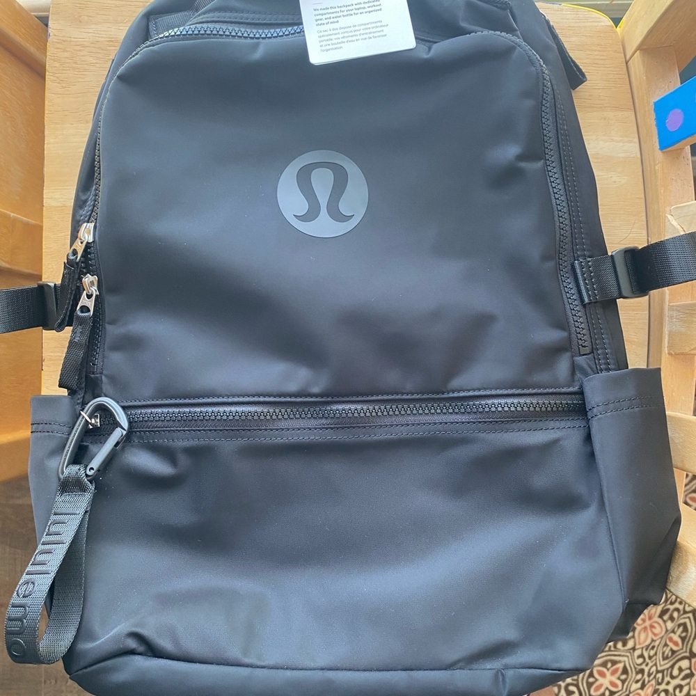 NWT lululemon New Crew Backpack 22L
Logo